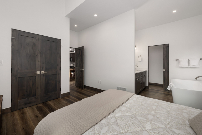 Room 5, Scenic Perch 2 Bedroom Home, Grand