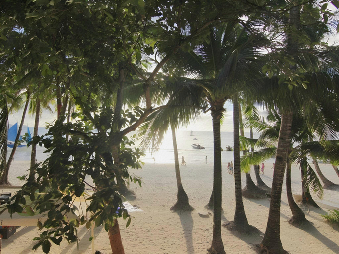 Others 4, White Beach de Boracay, Malay