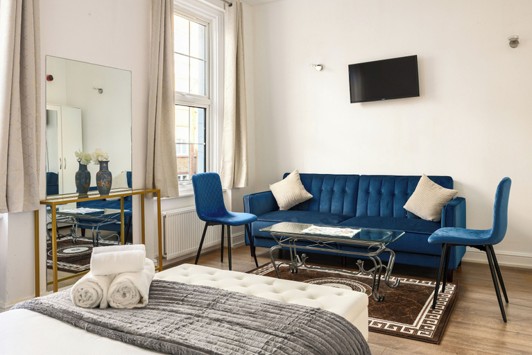 Room 3, Crawford place studio apartments, London