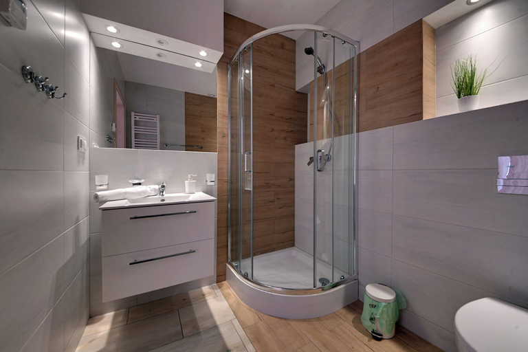 Bathroom 3, RentPlanet - Apartamenty przy Wyciągu, Jelenia Góra