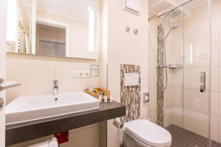Bathroom 5, Park Hotel, Cochem-Zell