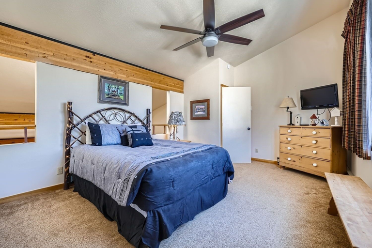 Room 3, 2017 Lodgepole 3 Bedroom Condo, Summit