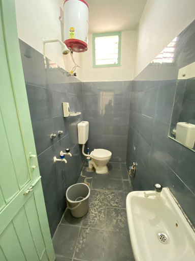 Bathroom 3, La Ruelle Guest House , Puducherry