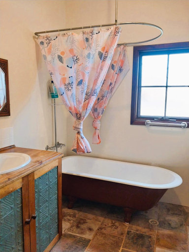 Bathroom 2, York Cottages and Burnley House, York