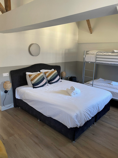 Bedroom 2, Hotel Courage Valkenburg, Valkenburg aan de Geul