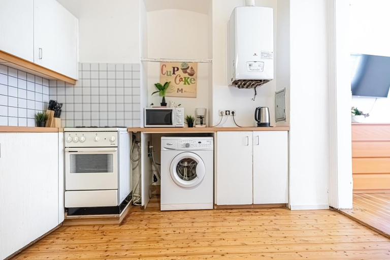 Private kitchen 4, Affordable 2BR Apt Long Stay Stadthalle, Wien