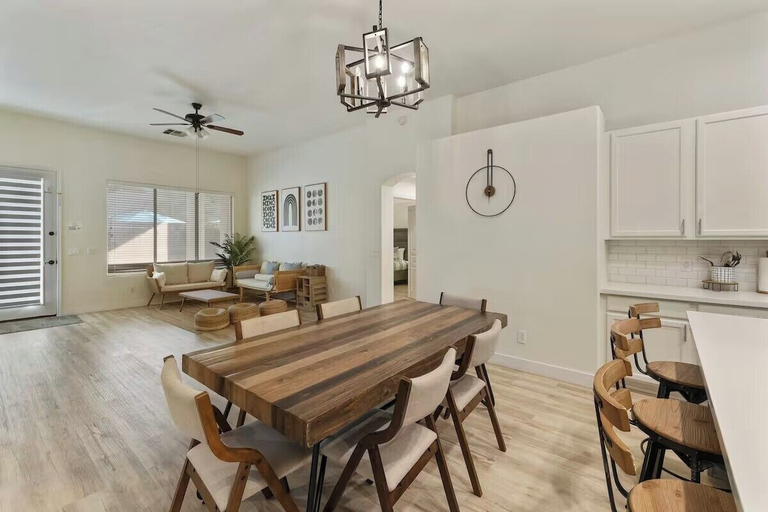 Dining 2, Chandler Hideaway - Relax & unwind, Maricopa