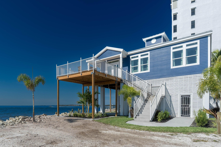 Exterior 3, Punta Rassa Pointe, Lee