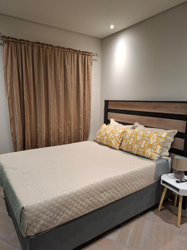 Bedroom, Claire's Hill on Renown, eThekwini