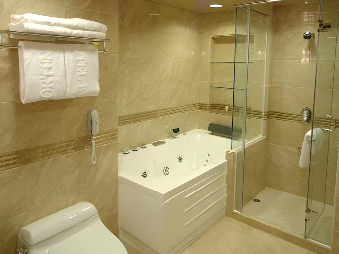Bathroom 4, Hotel Fortuna, Macao