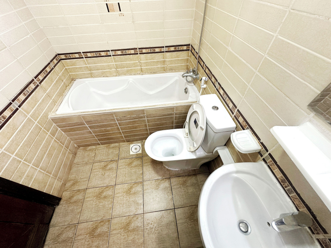 Shared bathroom 2, Center Point Partition Room in Tecom, Dubai