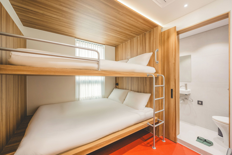 Room 5, Loft13 Hostel, Mapo