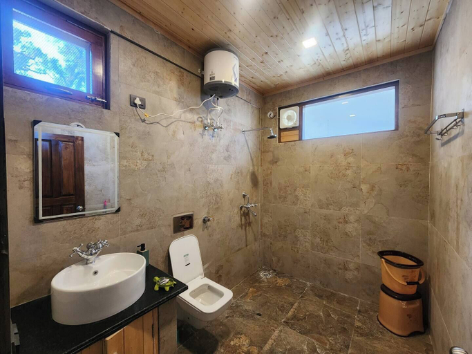 Bathroom 5, Mangat Farm Stay, Tehri Garhwal