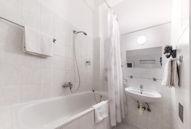 Bathroom 4, Art Hotel Meda of Museum Kampa, Praha 6