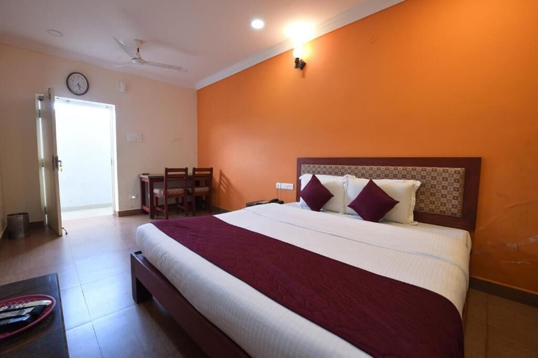 Bedroom 3, hotel king park, Puducherry
