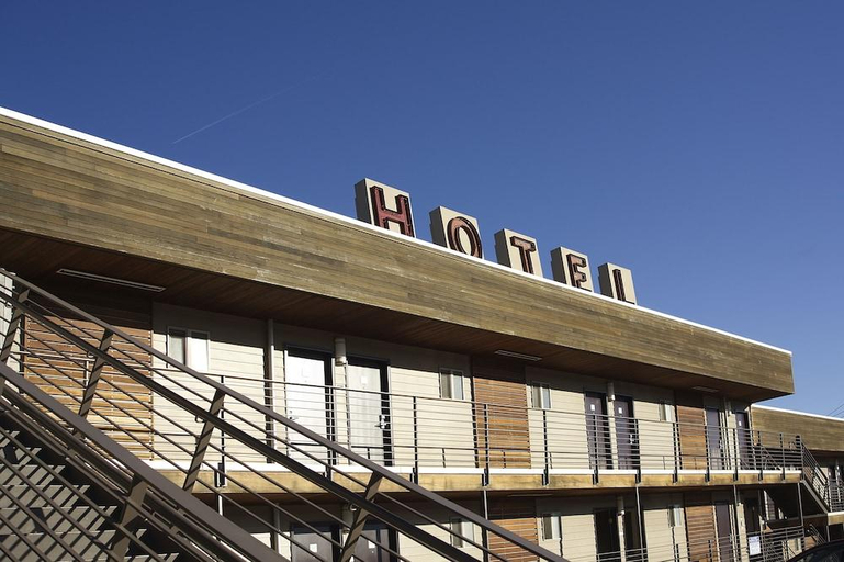 Exterior & Views 1, Aladdin Inn and Suites, Multnomah