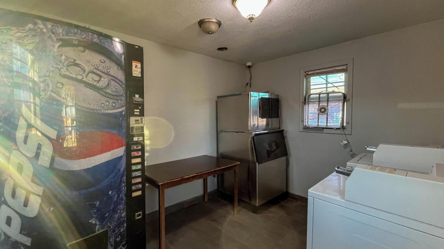 Laundry 4, Motel 6 - Lamesa, Tx, Dawson