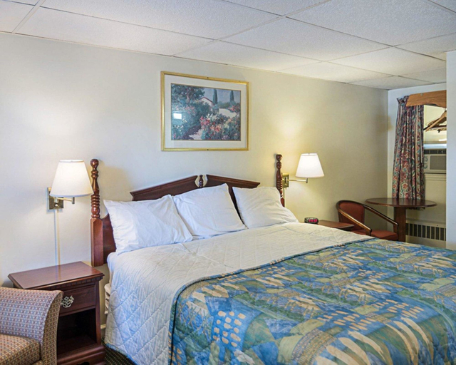 Room 2, Econo Lodge, Worcester