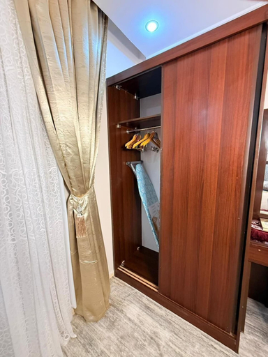Room 5, Alfursan Almotahida Serviced Apartments Alfaisalia Dist, Jeddah