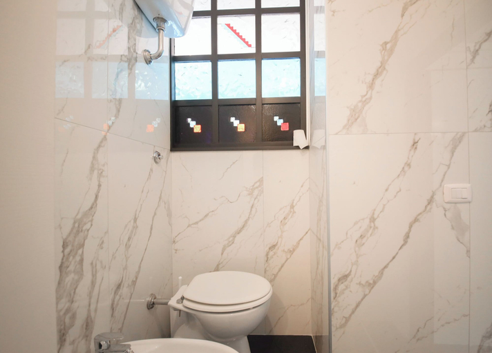 Bathroom 2, B-live by Ghor, Rome