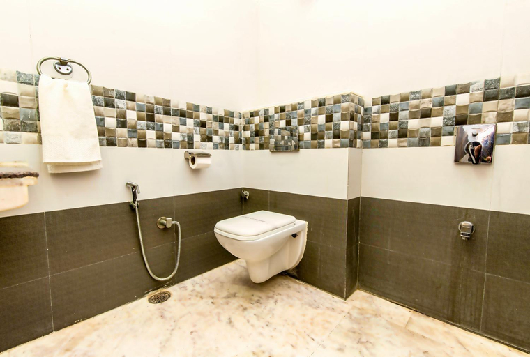 Bathroom 3, Anand Villa by Vista Rooms, Jodhpur