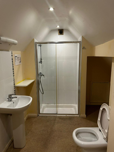 Bathroom 4, The Rose and Crown Hotel, Cambridgeshire