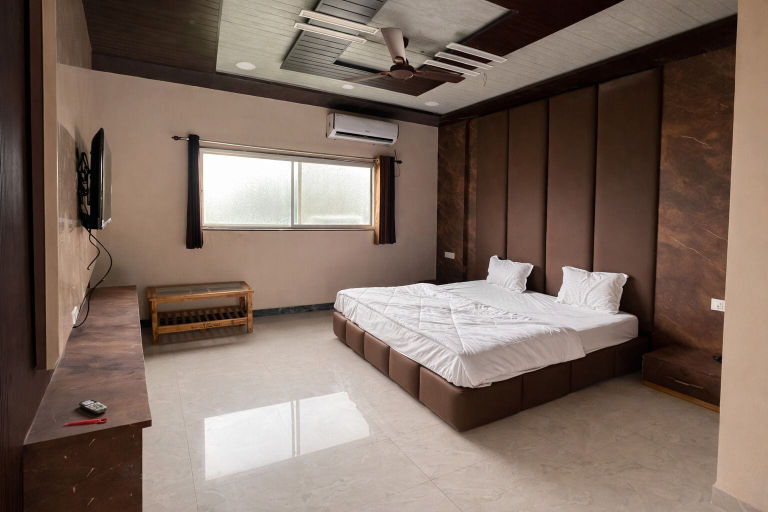 Room 5, The Golden Wings Hotel, Dewas