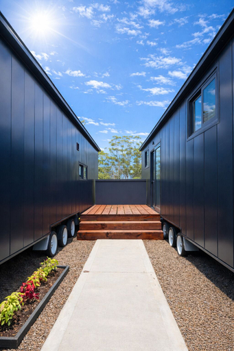 Exterior 2, Tiny Home, Liverpool - East