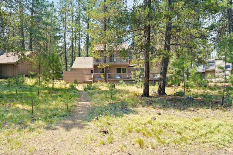 Exterior 3, 5 Sandhill 3 Bedroom Home by RedAwning, Deschutes