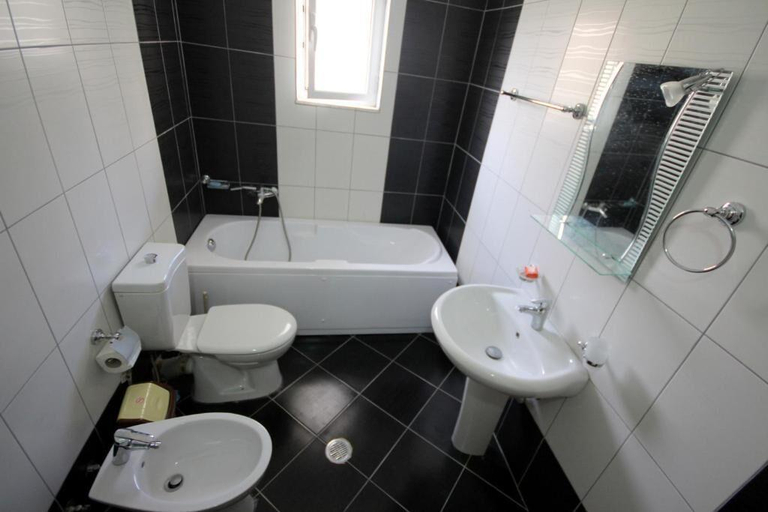 Bathroom, Ideal Holiday Apartments, Sarandës