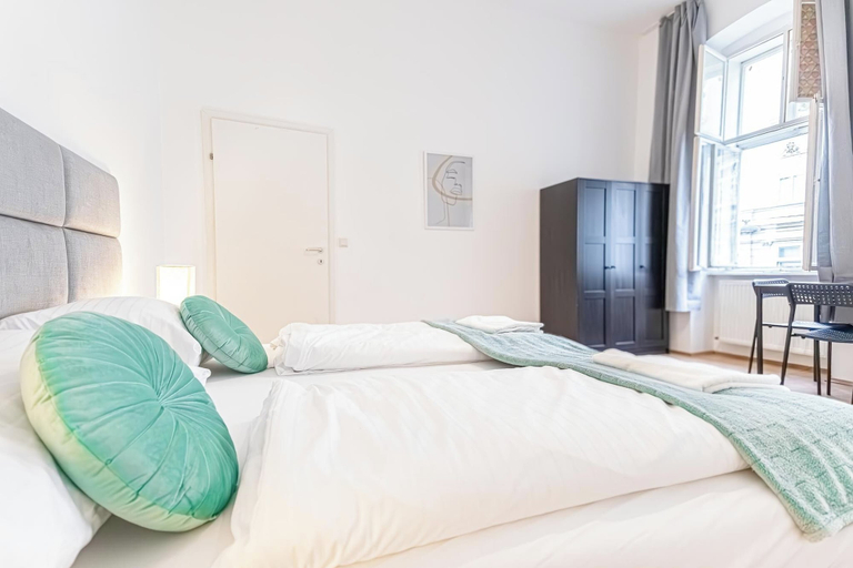 Room 2, Private Room Long Stay Near Lugner City, Wien