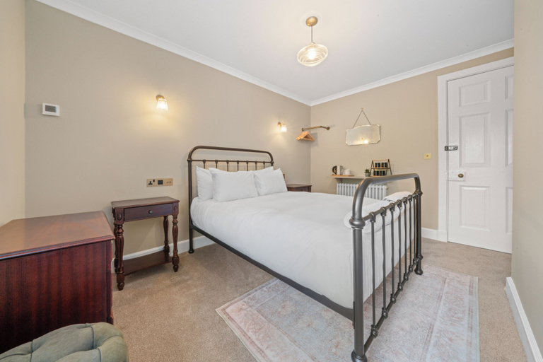 Room 4, Cuilcheanna House B&B, Highland