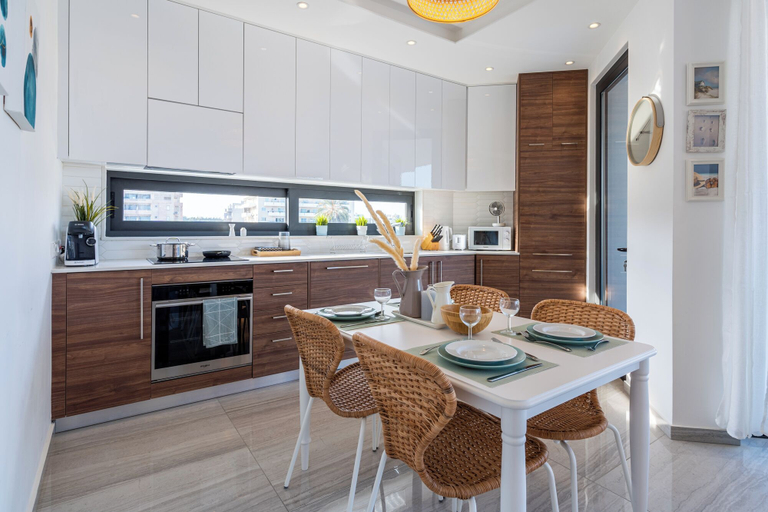 Private kitchen 5, Thálassa 2-BR Apt. & Balcony in Larnaca, Larnaca