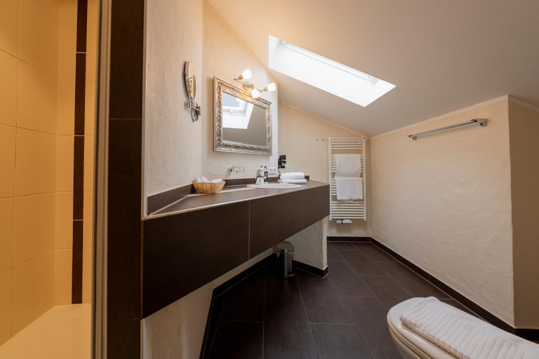 Bathroom 3, Gasthaus Hotel Adler, Emmendingen