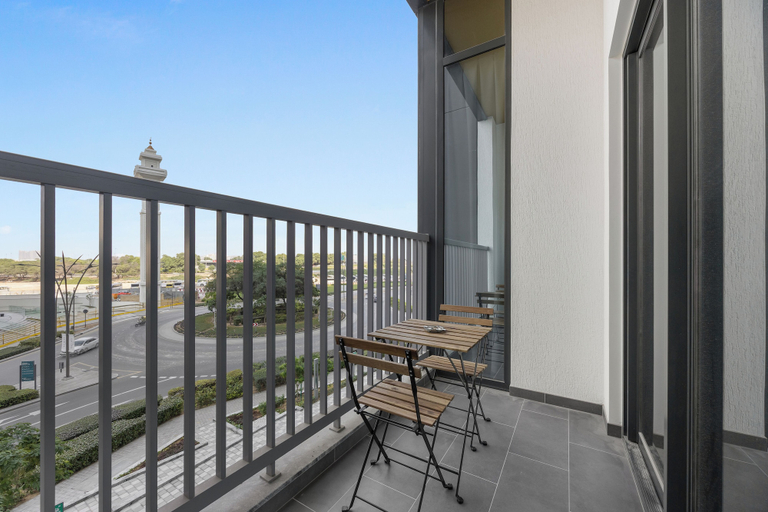 Balcony 5, Modern 1BR Apartment with Balcony in Sobha Hartland, Dubai
