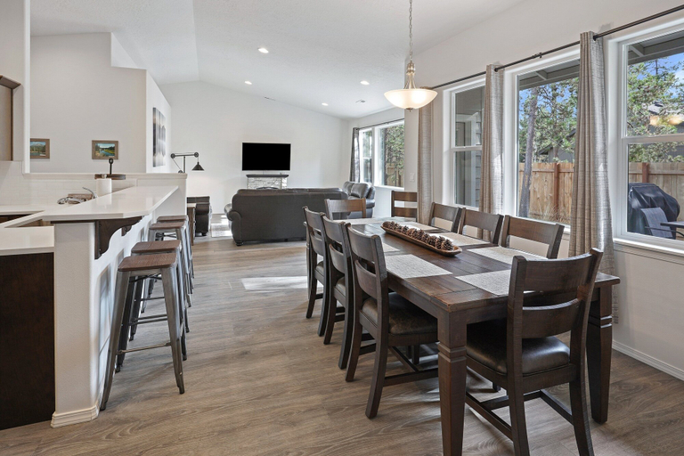 Dining 1, 172 Avocet 4 Bedroom Home by RedAwning, Deschutes