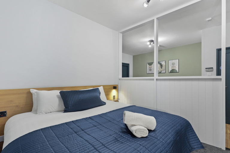 Room 3, Clayton Apartments, Newcastle upon Tyne