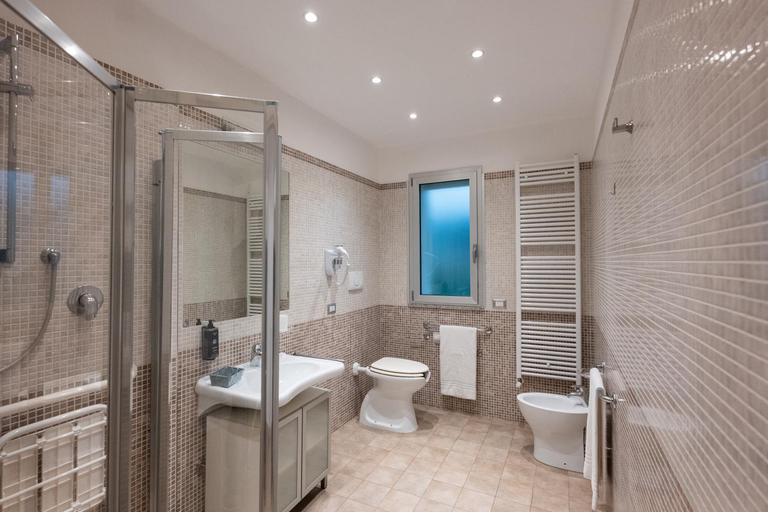 Bathroom 2, Residence Perla, Rimini