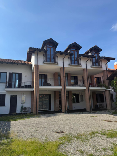 Exterior view 2, GC Petit Palais, Varese