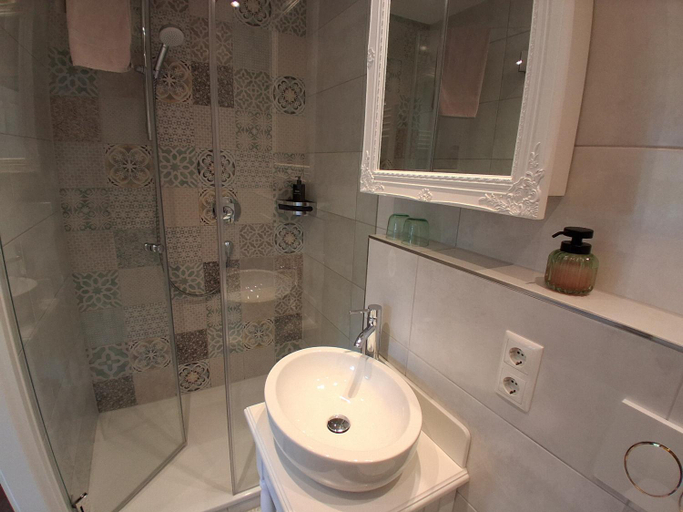 Bathroom 3, Die schlafende Goass, Berchtesgadener Land