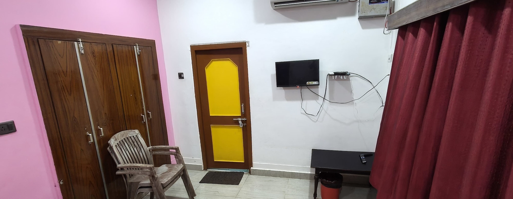 Room 4, Avantika Hotel, Faizabad