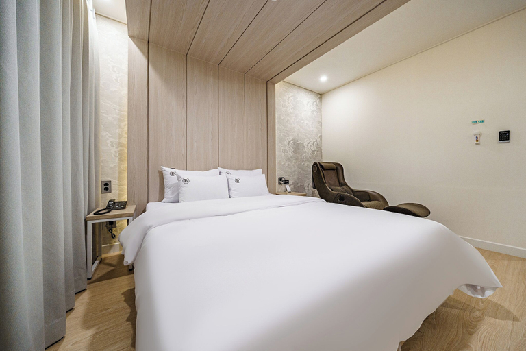Bedroom 3, Daejeon Brown Dot Wolpyeong, Yuseong
