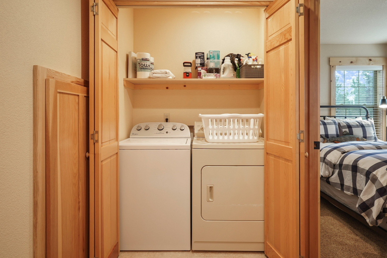 Interior 4, Deer Park Cabin 3 Bedroom Home by RedAwning, Deschutes