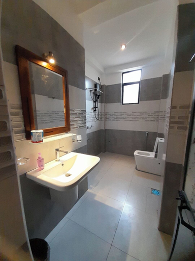 Bathroom 3, Hiri Dudes Villa, Dickwella