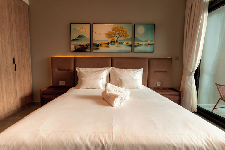 Room 4, Heaven's Dreams Peninsula One Business Bay, Dubai