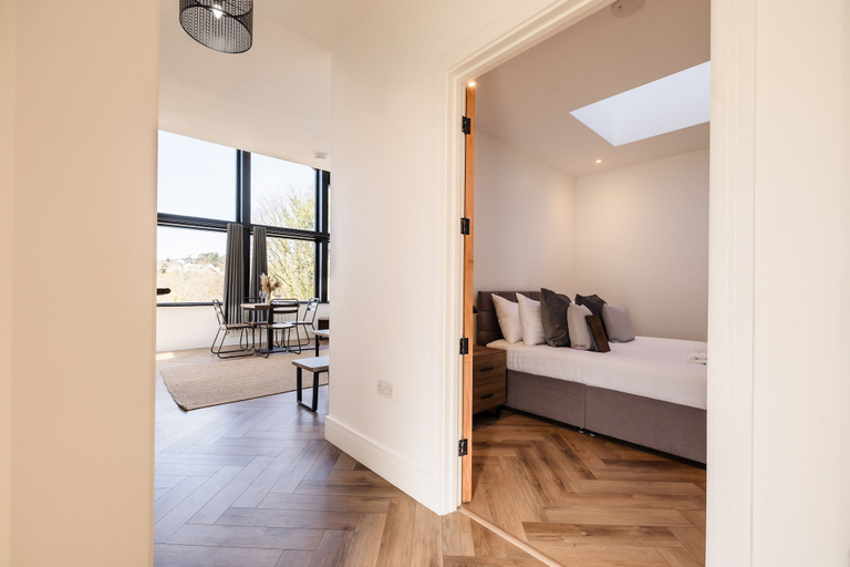 Room 5, Troed-Y-Rhiw Farm, Neath Port Talbot