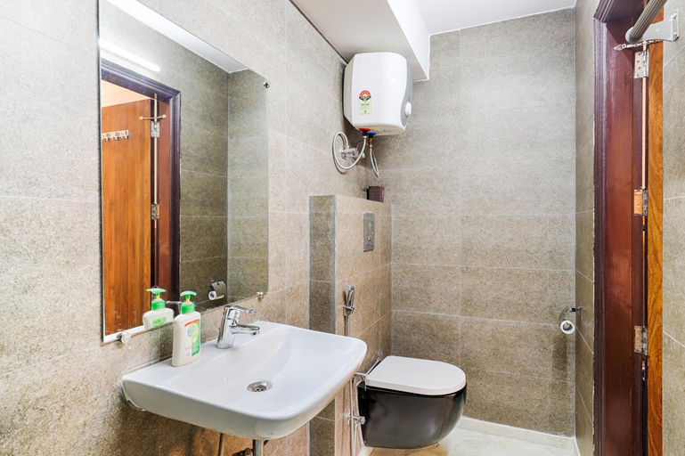 Bathroom 3, House Of Comfort Noida, Gautam Buddha Nagar