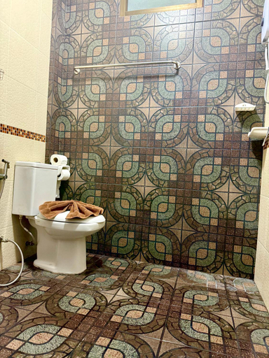 Bathroom 2, Happy Holidays , Phuket Island