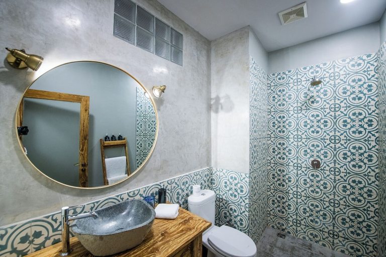 Bathroom 3, Trawangan Dive Resort, Lombok