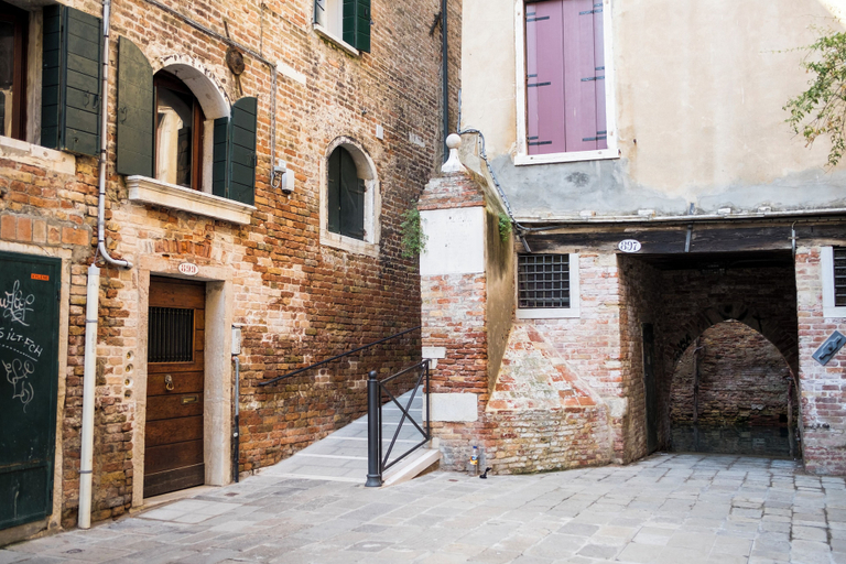 Front of property 4, Ai Sansoni, Venezia